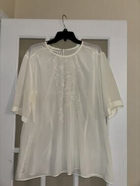 Nancy Crystal white short sleeved embroidered blouse vintage unique 20